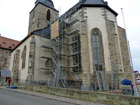 Abbau des Gerüstes an der Südseite (Foto: Karl-Franz Thiede)